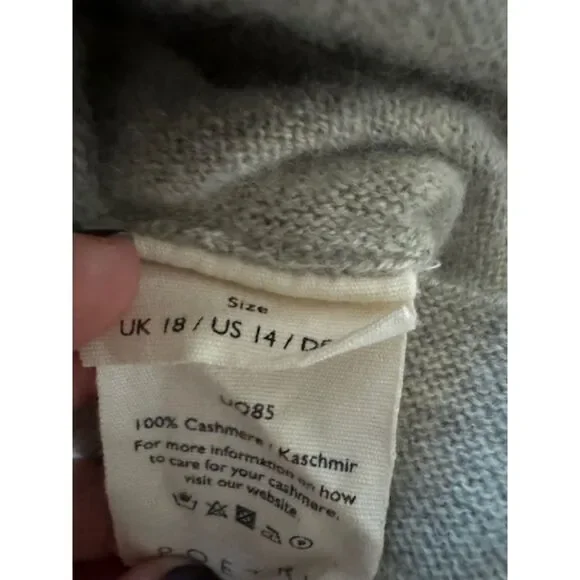 Poetry Cashmere Cropped Oversized V-Neck Sweater. Size 14 - Picture 4 of 7